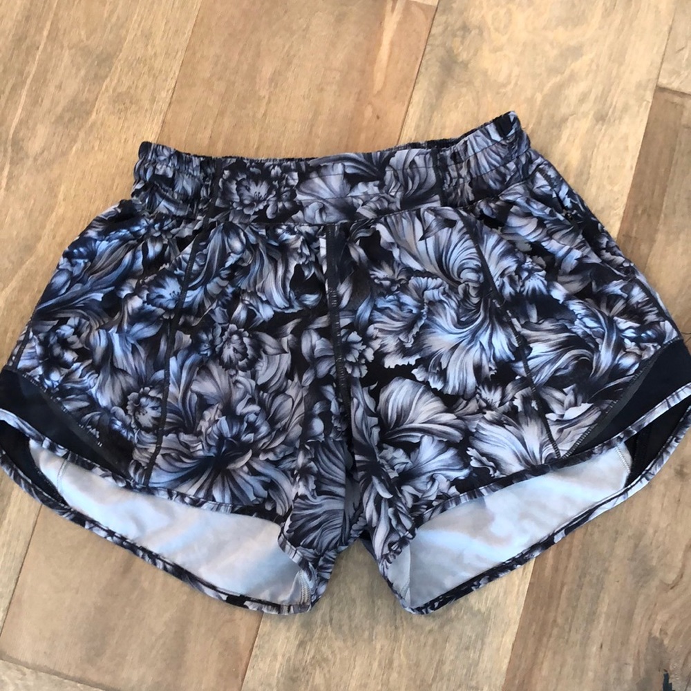 NWOT Lululemon Running Shorts (Black Floral)